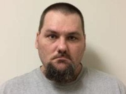 Timothy S Renzelmann, a registered in sheboygan, wi 53081 at Offender Radar