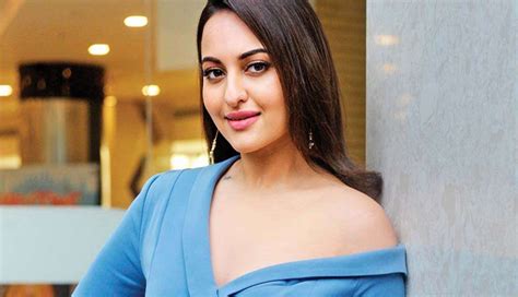 Colors That Make You Look Slim - lifeberrys.com