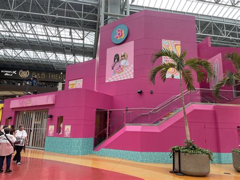 Malibu Barbie Cafe debuts in Mall of America - Axios Twin Cities