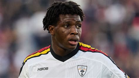 Patrick Dorgu transfer: Manchester United sign Lecce defender in £30m ...