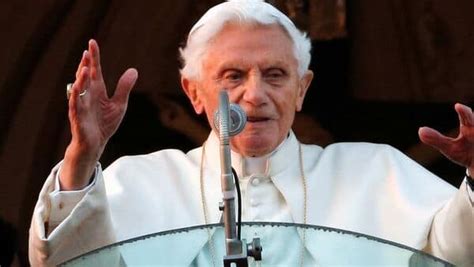 Former Pontiff Benedict is 'very sick'; Pope Francis asks for prayers ...