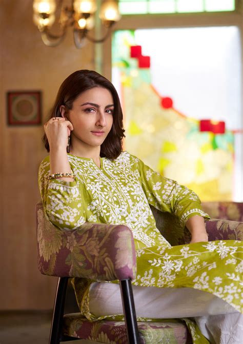 Hand Embroidered Chikankari Kurtas for Men Women – House of Chikankari