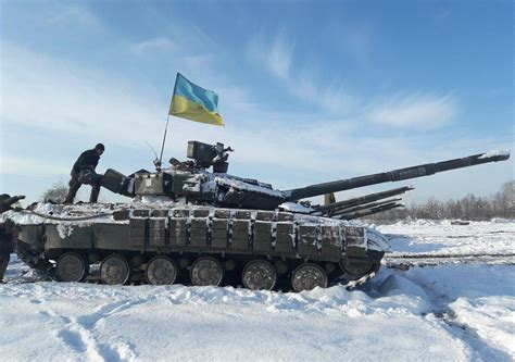 俄军全面进攻乌克兰，需要多少兵力？乌军中将给出答案，你信么？