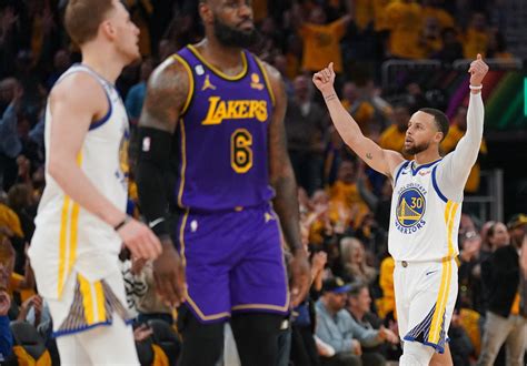 Klay Thompson grabs spotlight as Warriors even series with Lakers
