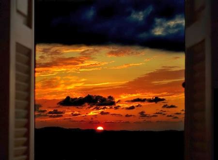 Sunset Window 的图像结果