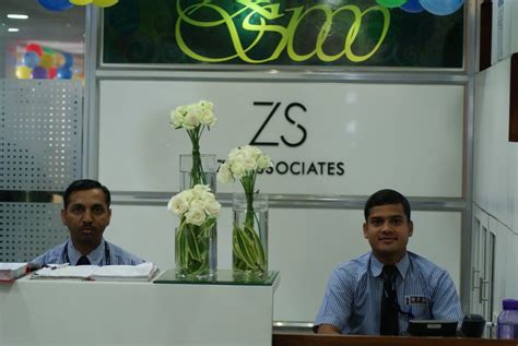 ZS Associates Office Photos | Glassdoor