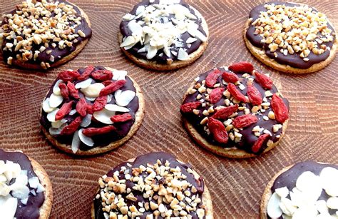 Cholesterol-Friendly Salted Chocolate Nutty Oatcakes | Low cholesterol snacks, Cholesterol ...