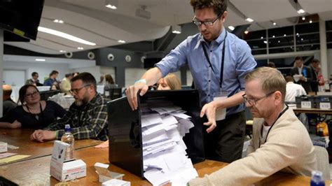 Top Stories UK World 的图像结果