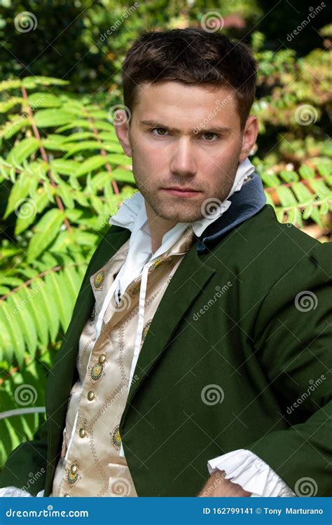 Gentleman Suit 的图像结果