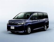 Toyota Voxy Photo by Toyota Voxy Specs And Prices Photo Autoevolution Toyota Voxy Photo