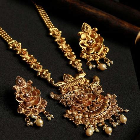 Buy Priyaasi Traditional Gold Plated Floral Jewellery Set Online