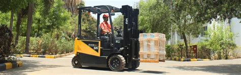 Forklifts - Voltas Forklift Truck Manufacturer from Pune