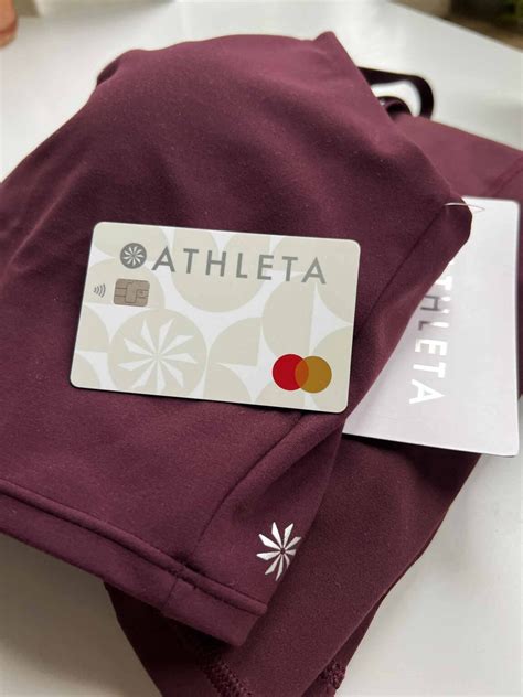 Rainy Day Outfit Idea: Athleta's Trench Coat + Flare Leggings - The Mom ...