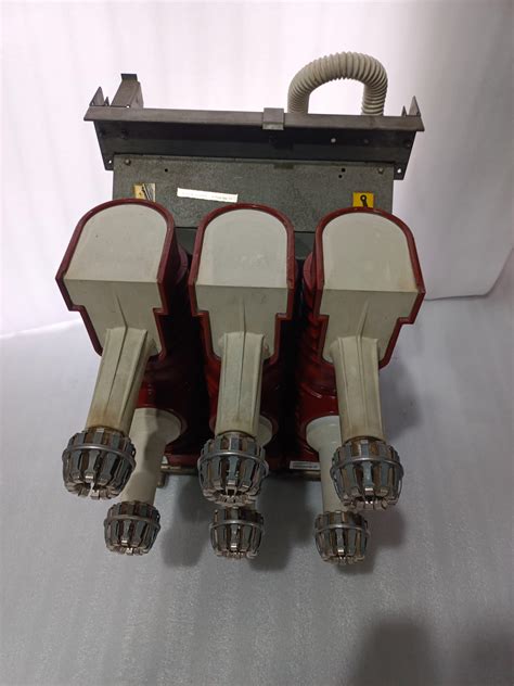 ABB HD4/P12.12.32 ABB HD4 VACUUM CIRCUIT BREAKER - ABB HD4/P12.12.32 ...