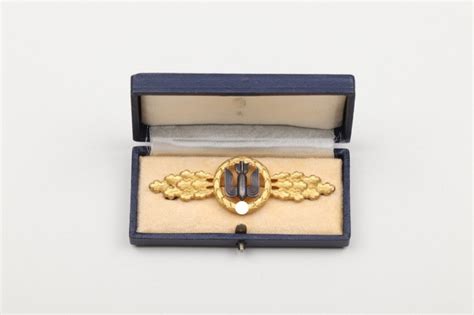 ratisbon's | Squadron Clasp for Kampfflieger in gold (Osang) in case ...
