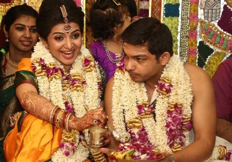 Tamil TV host Dhivyadarshini (Divyadarshini) seeks divorce from her ...