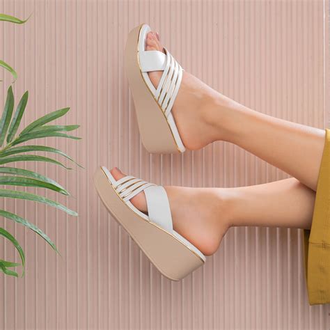 Buy Women's Wedges Sandals Online At Best Prices - Tresmode