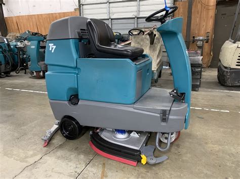 Tennant T7 Rider Floor Scrubber - Lifetime Equipment