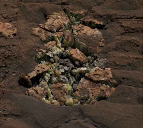 Curiosity rover crushing it: Ran over rock and found sulfur • The Register