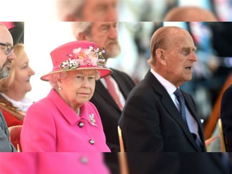 Prince Charles leads as Britain's Queen Elizabeth II steps down from ...