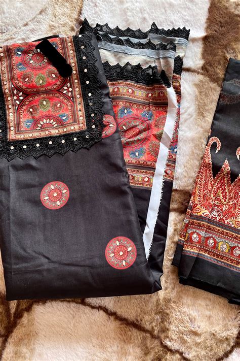 Heavy_Muslin_Printed_Fabric_Black_Pakistani_Salwar_Kameez_With_Heavy ...