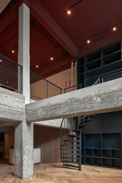 Photo 20 of 28 in Garage Loft Delfshaven by Kumiki - Dwell