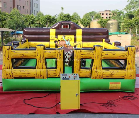 Amazing inflatable mechanical rodeo bull /Inflatable Bull Riding ...