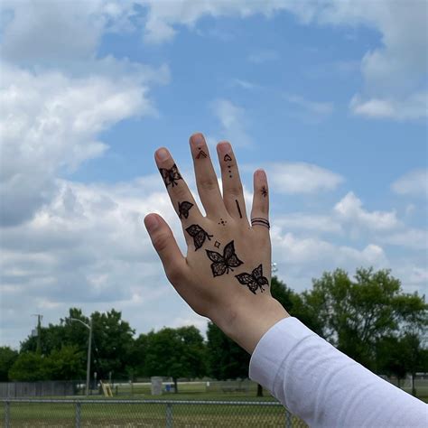 How Long Does A Henna Tattoo Last? About 2wks But Follow These Tips To Prolong It