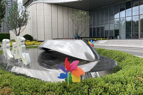抽象不锈钢雕塑图片 – 北京博仟雕塑公司