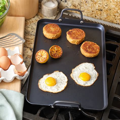 Sur La Table Carbon Steel Double Burner Griddle, 17" x 11" | Sur La Table