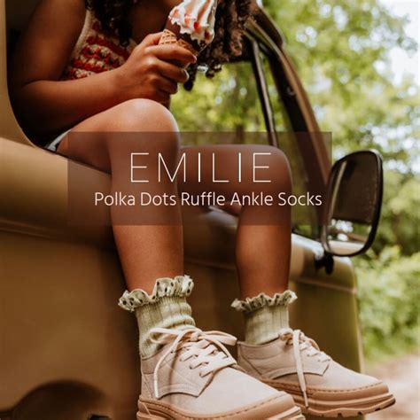 Collegien / Emilie Polka Dots Ruffle Ankle-Socks 3476 | kototo