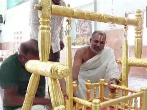Lord Vishnu's avatar - Janmashtami: Devotees in Vadodara prepare gold ...
