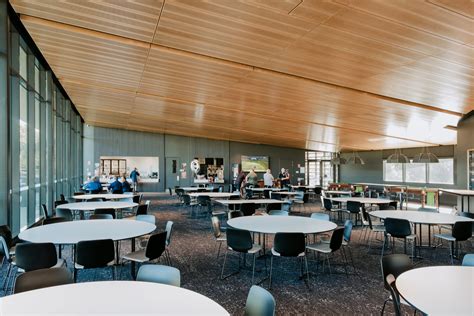 Max Amber Sportsfield 的图像结果