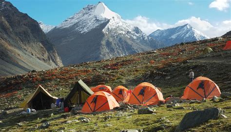 8 Beautiful Tourist Attraction To Visit in Dhanaulti - lifeberrys.com