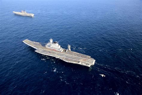 INS Vikramaditya Comes Home [Photographs] - AA Me, IN