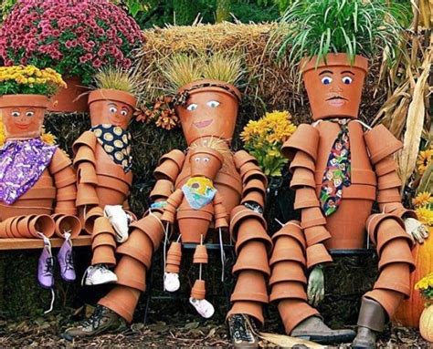 17 Budget-Friendly and Cute Garden Projects Made with Flower Pots