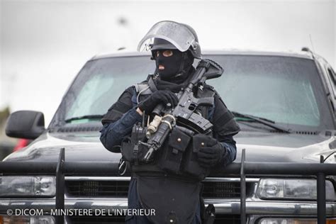 法国国家宪兵特勤队 巴黎反恐行动的精锐力量_空中网军事频道