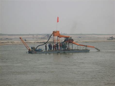 China Iron Sand Pumping & Separating Dredge for Sea Sand Mining - China ...
