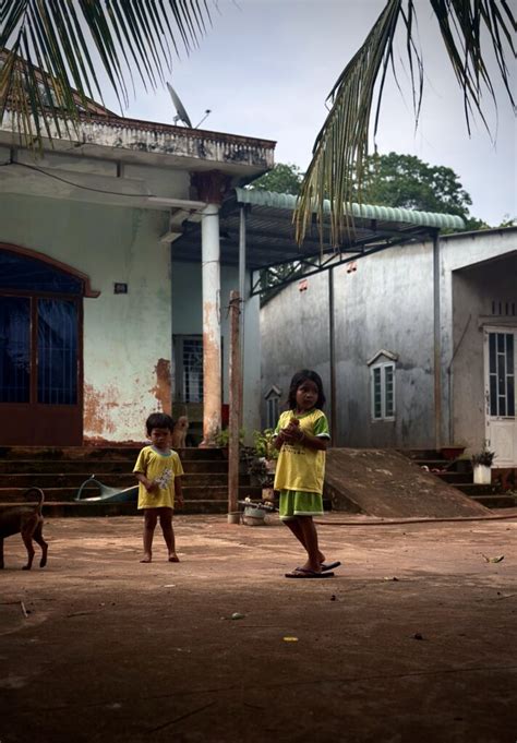Vietnam Local People 的图像结果