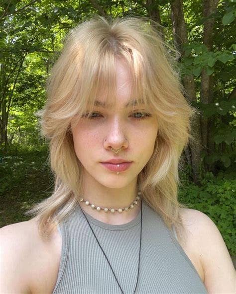 The Women's Mullet Hairstyle! 🔥 Get ready to dive into the hottest hair ...