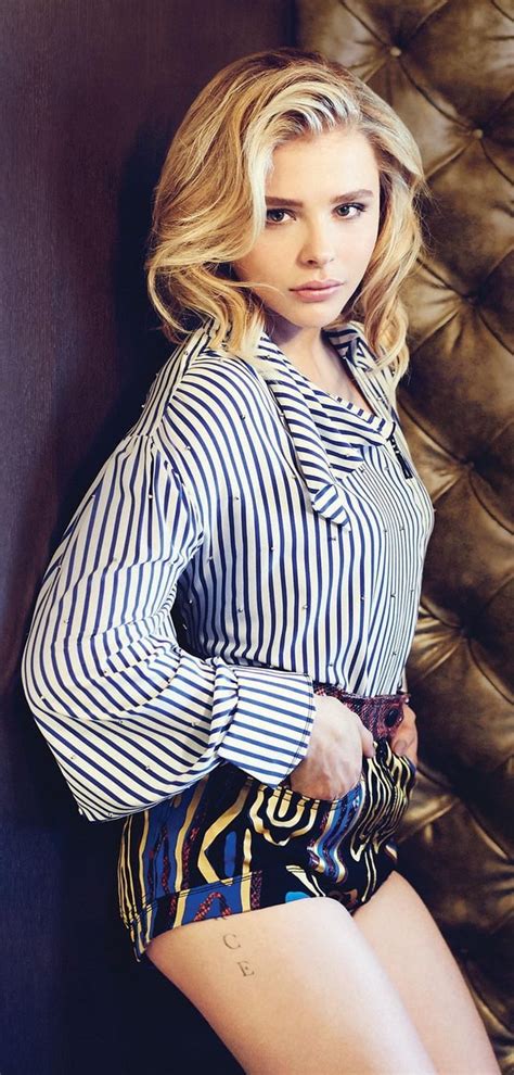 Chloe Grace Moretz : r/CelebsWithPetiteTits