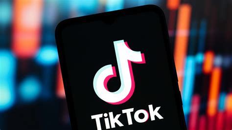 TikTok Issues Statement, Confirms Major Algorithm Problems After U.S. Sale - Men's Journal