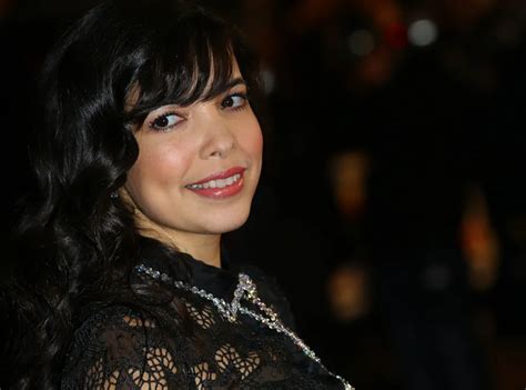 Musique Indila 的图像结果