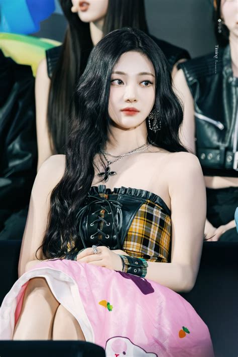 NingNing (Maknae & Main Vocal)