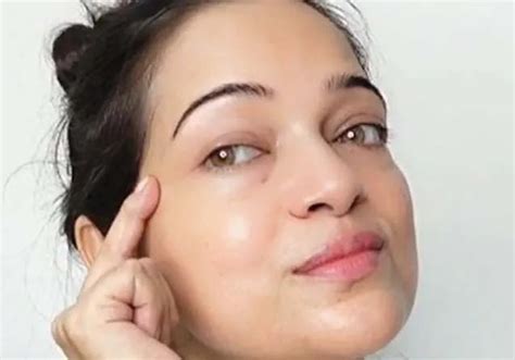 Get 25% Vitamin C Face Serum for Glowing Skin online at – Fixderma Skincare