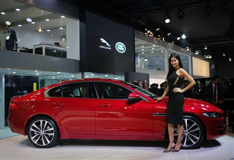 Tata Steel, Tata Motors, GAIL lift Sensex in early trade; JLR sales and ...