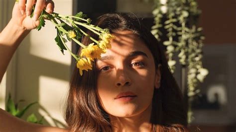 All the products you need to cop the no-makeup-makeup look - Features