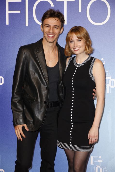 Photo : A savoir Thomas Da Costa Thomas Da Costa, Claire Romain - Photocall de la projection du ...