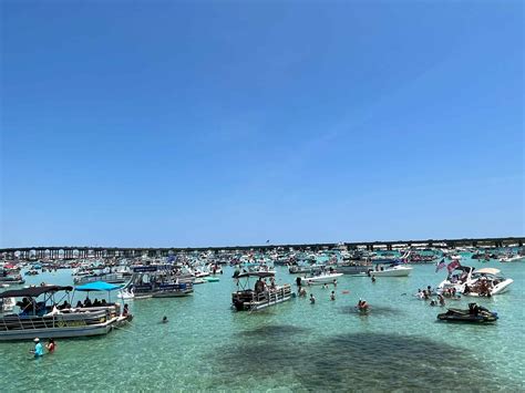 Destin: Crab Island Excursion on a Corinthian Catamaran - TripShock!