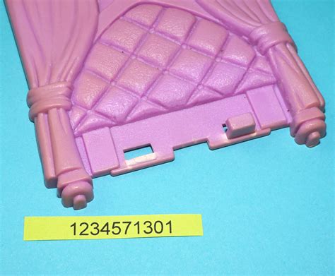 DISNEY HEROES ROBIN HOOD ORIGINAL SPARE PART CASTLE SET FOUR-POSTER BED ...